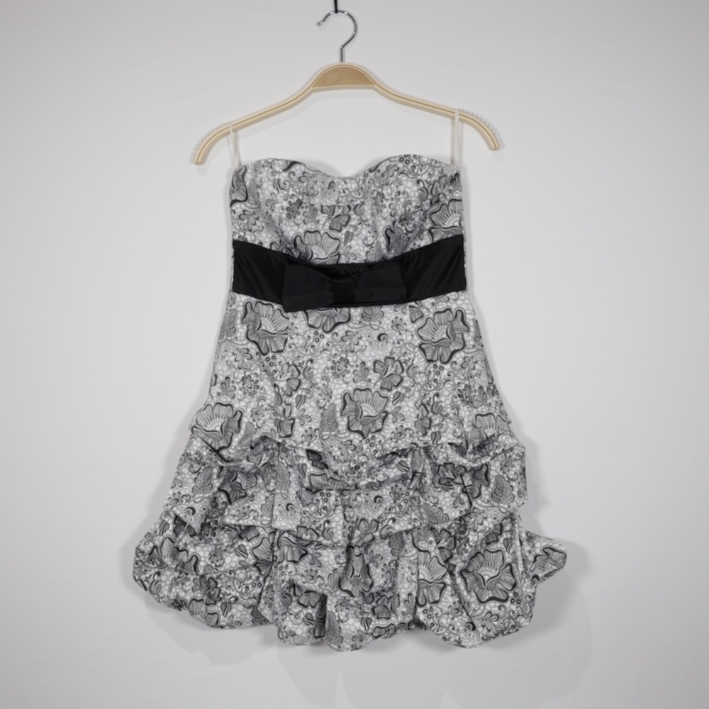 Ruby Rox Women's Floral Woven Bubble Cocktail Mini Dress Black/White Size 5